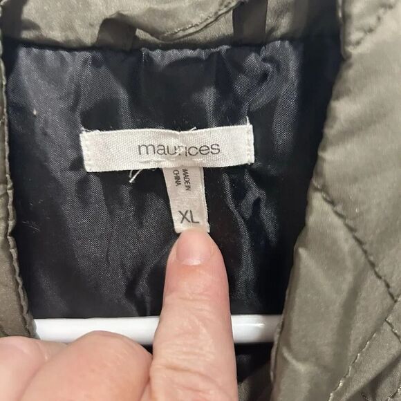 Maurices Woman’s Size XL Buffalo Plaid Wool Blend Quilted Vest Full Zip Pockets - Picture 5 of 6